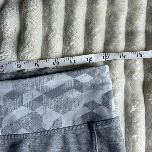 Tuff Athletics Womens Small Lowrise Grey Capri Leggings - Picture 10 of 10